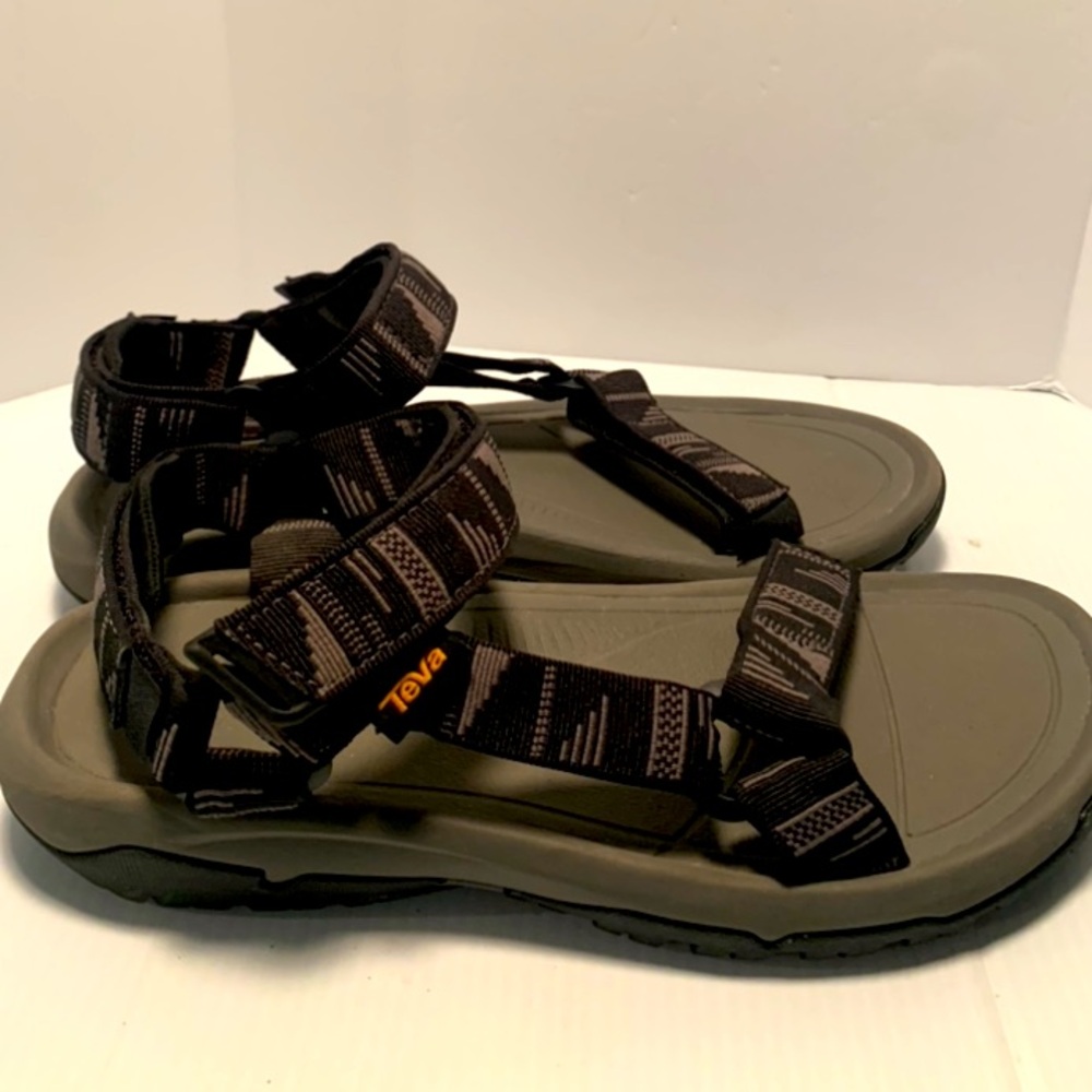TEVA: Men’s Sandals in Size 9: Great Condition